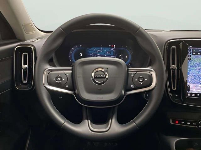 Used 2025 Volvo XC40 B5 Core image 34