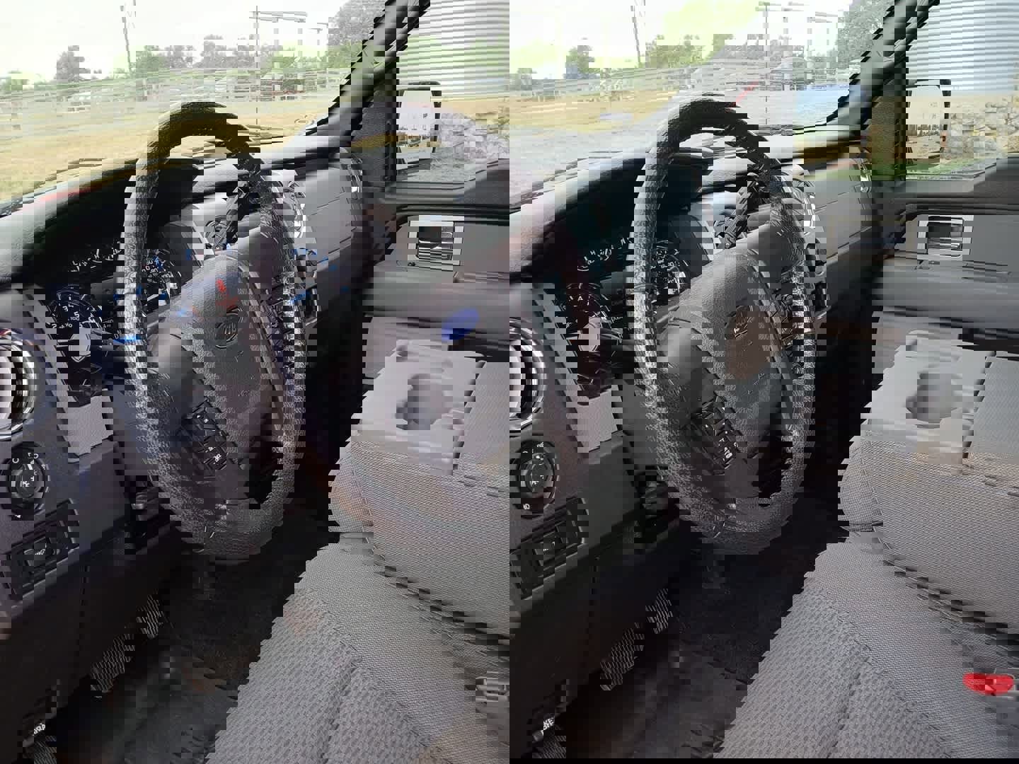 Used 2011 Ford F150 XLT w/ XLT Chrome Pkg AWD/4WD image 21