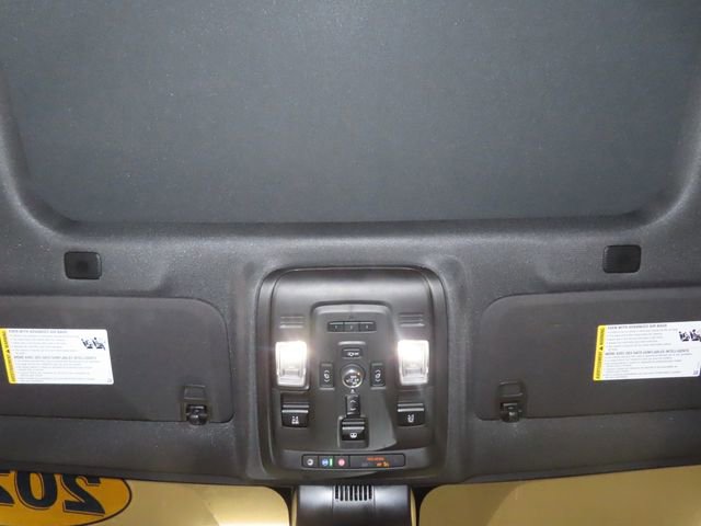 Used 2023 GMC Yukon XL AT4 AWD/4WD image 30