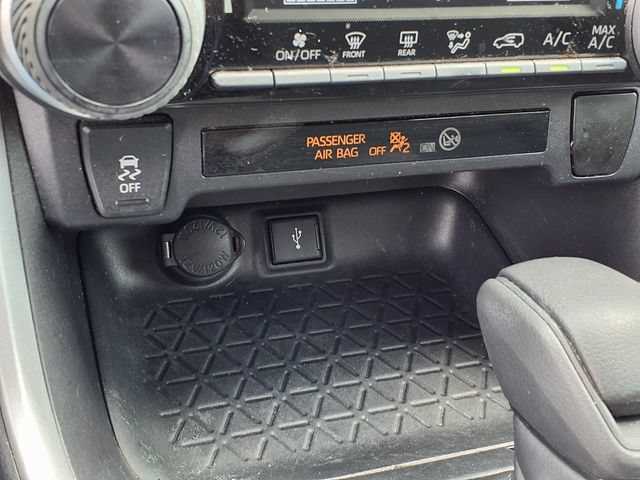 Used 2021 Toyota RAV4 LE FWD image 24