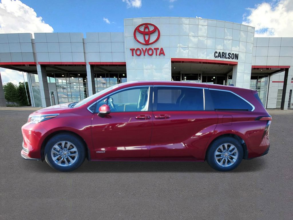 Certified 2021 Toyota Sienna LE image 7
