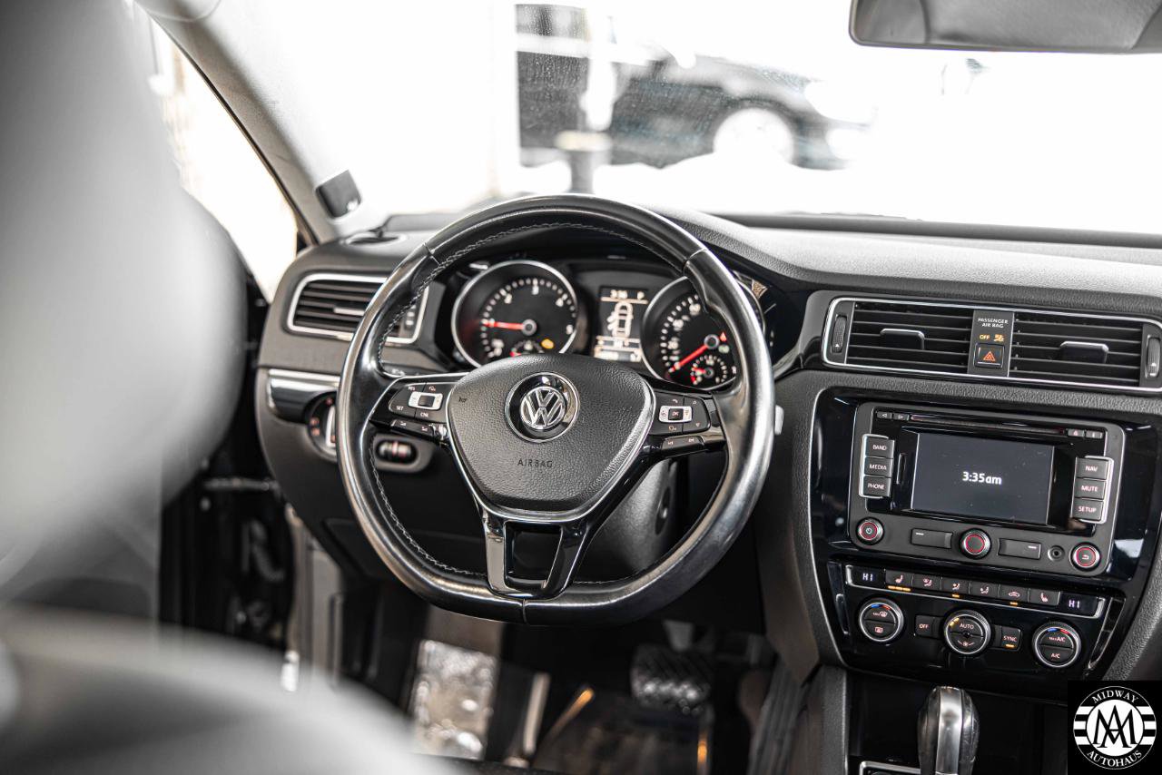 Used 2015 Volkswagen Jetta TDI SEL FWD image 34