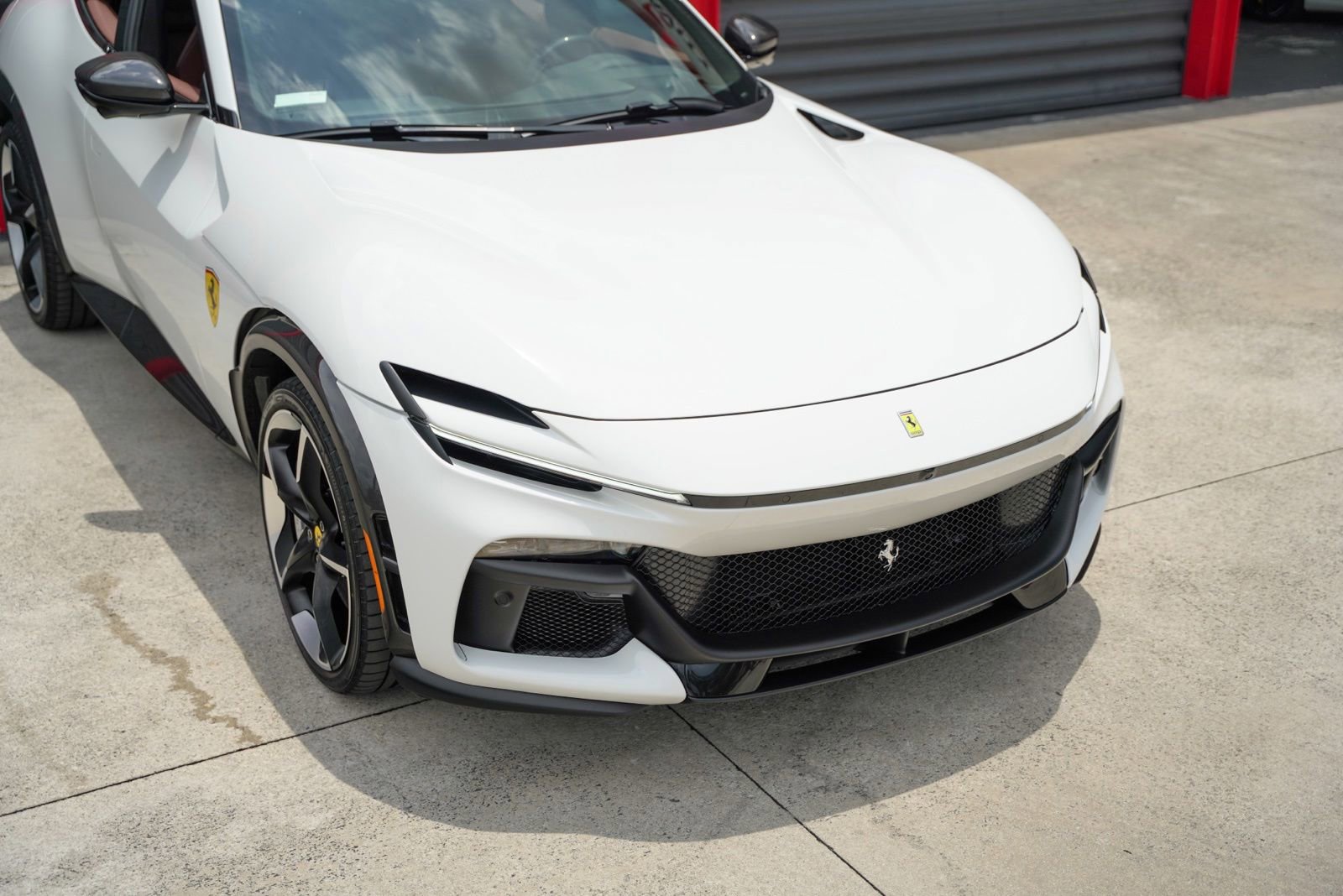 Used 2025 Ferrari Purosangue AWD/4WD image 10
