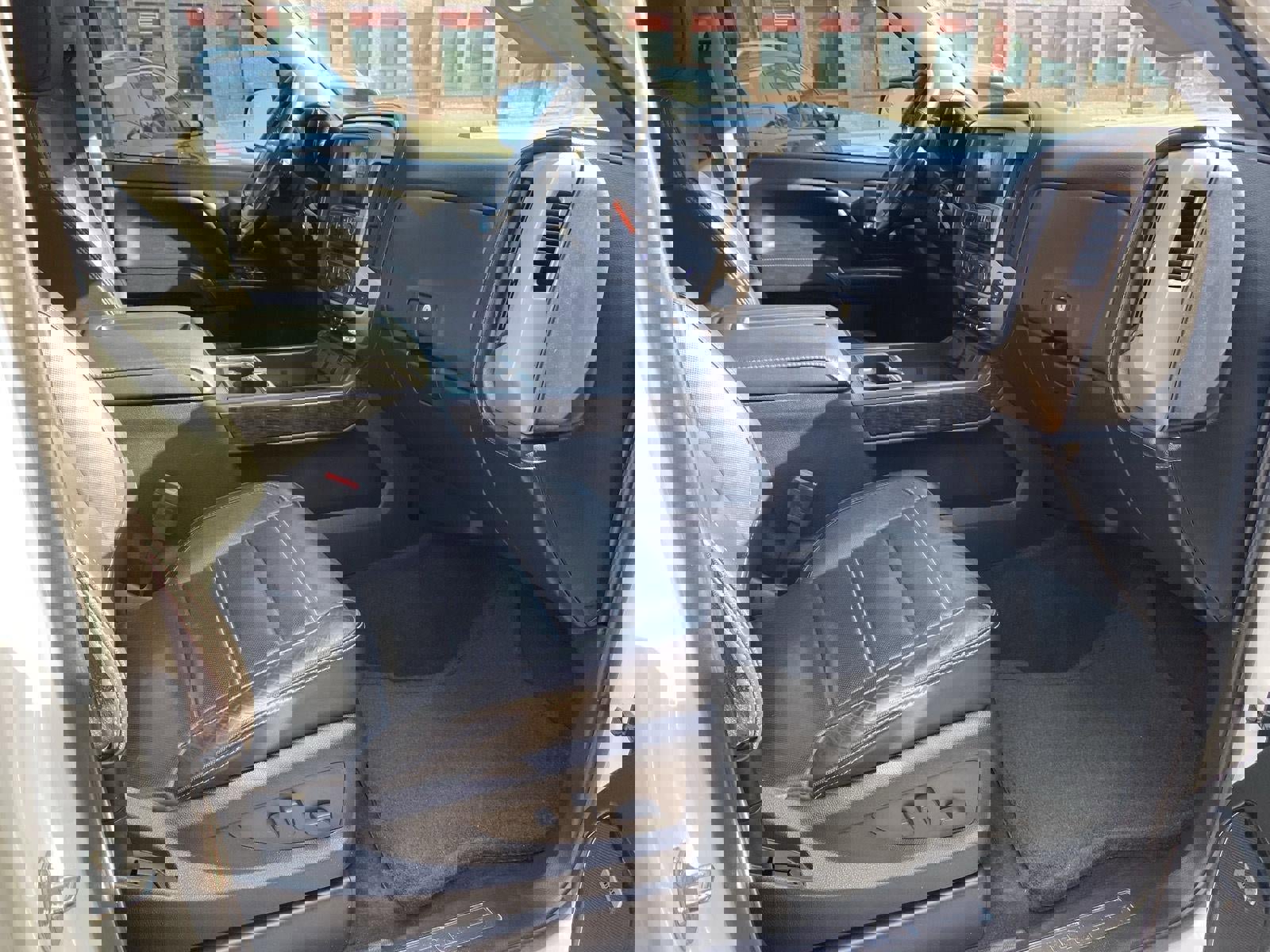 Used 2014 GMC Sierra 1500 Denali image 39