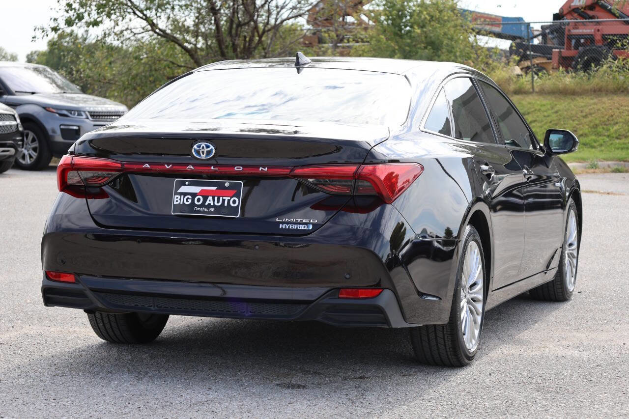 Used 2020 Toyota Avalon Limited w/ Advanced Safety Package FWD image 9