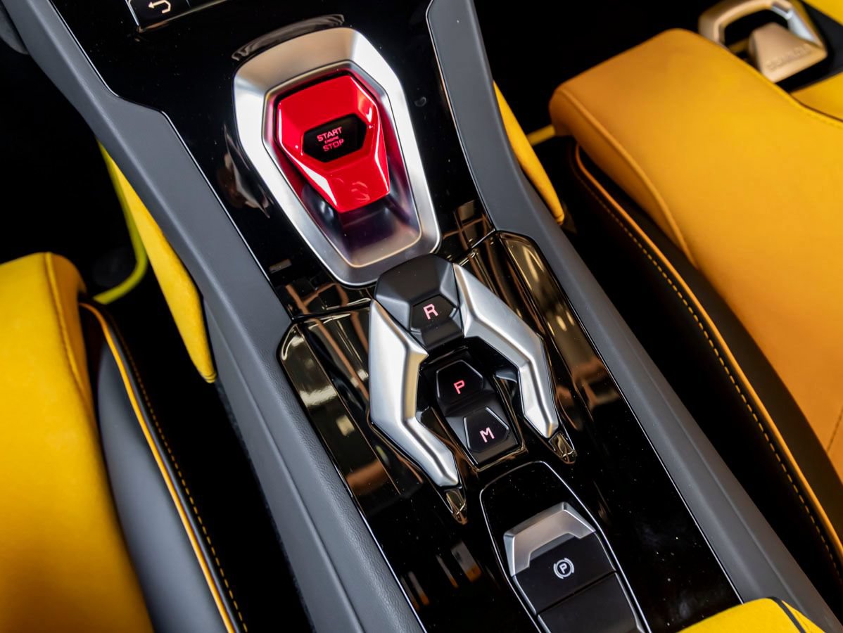 Used 2022 Lamborghini Huracan EVO RWD image 19