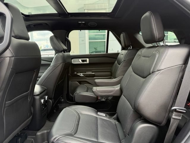 Used 2022 Ford Explorer ST w/ Equipment Group 401A AWD/4WD image 24