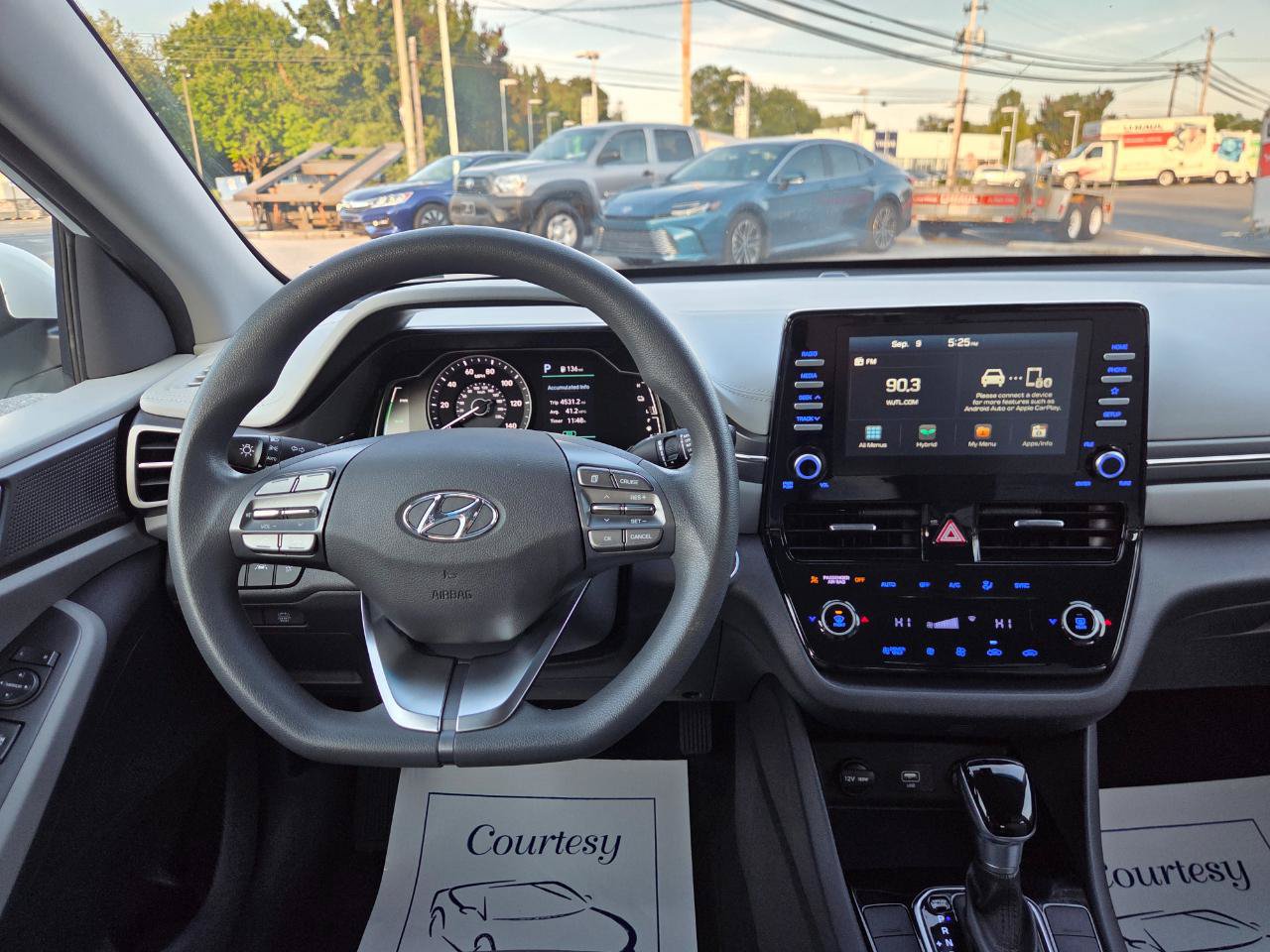 Used 2020 Hyundai Ioniq Blue FWD image 25