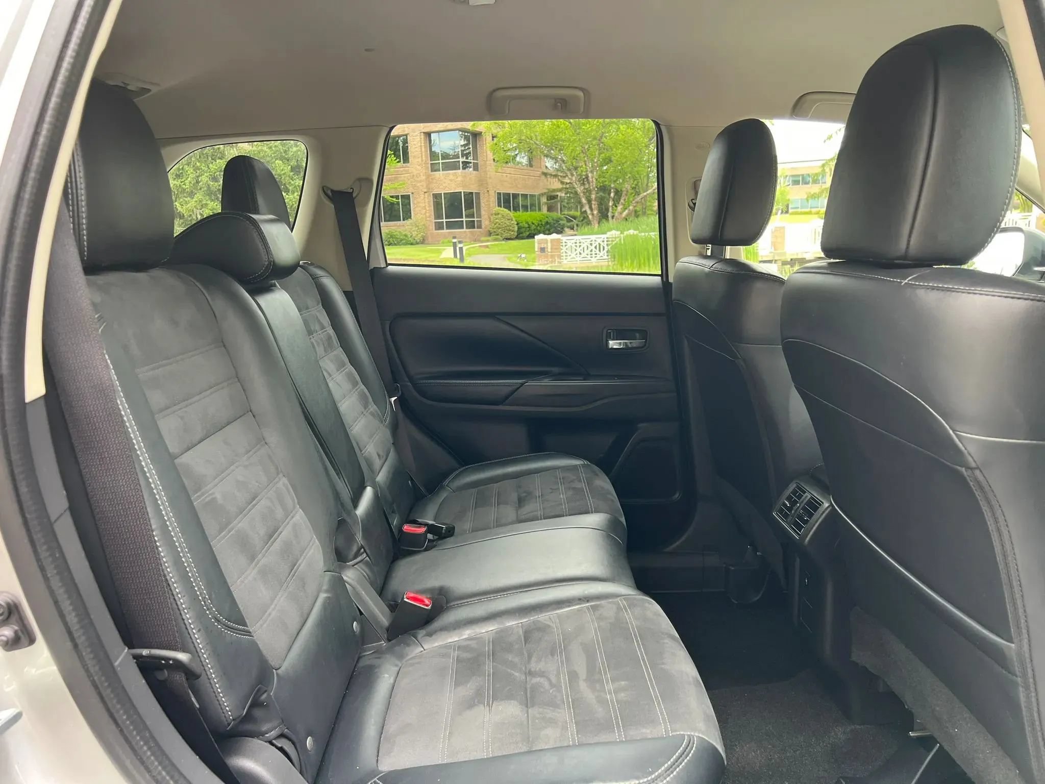 Used 2019 Mitsubishi Outlander SE FWD image 19