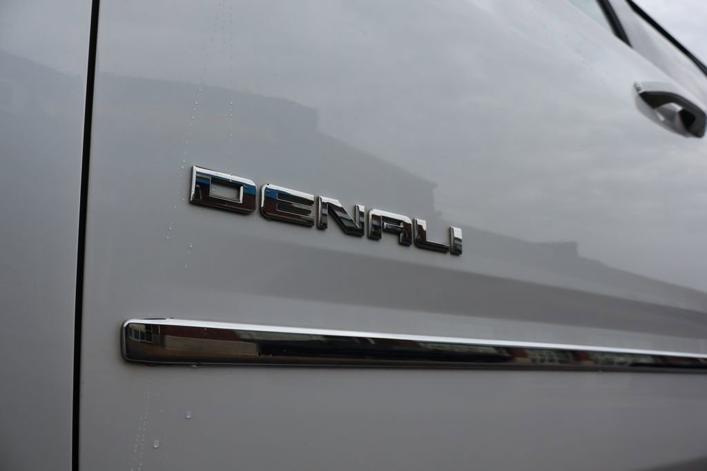 Used 2017 GMC Yukon XL Denali w/ Open Road Package image 7