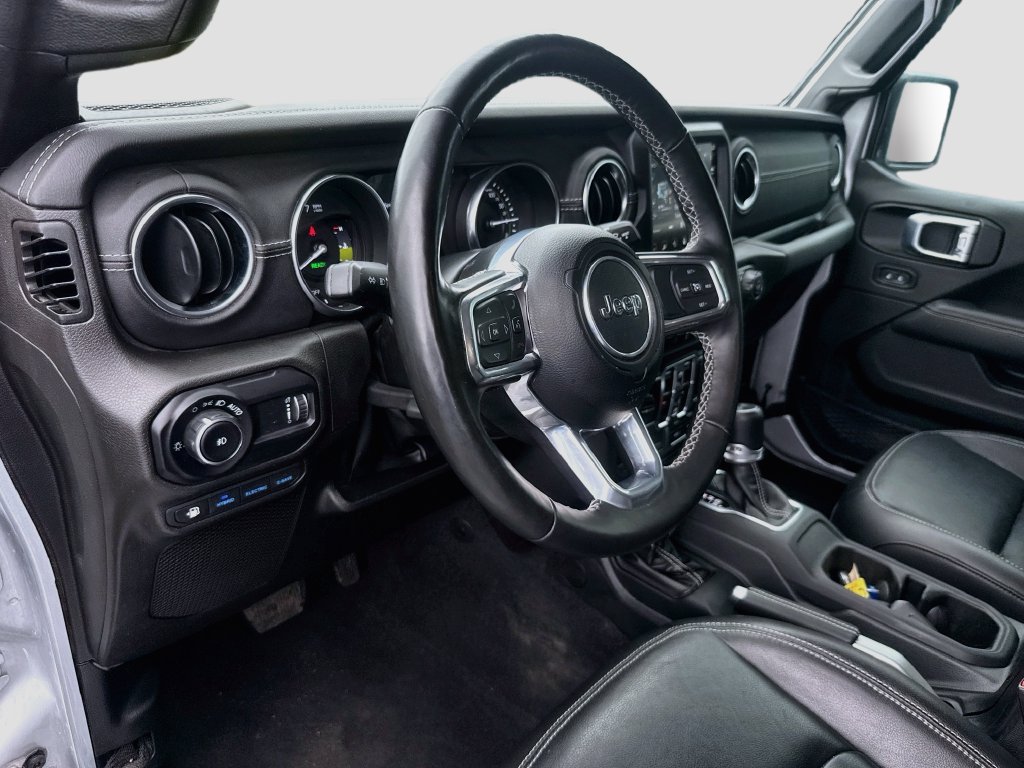 Used 2023 Jeep Wrangler Unlimited Sahara w/ Cold Weather Group AWD/4WD image 10