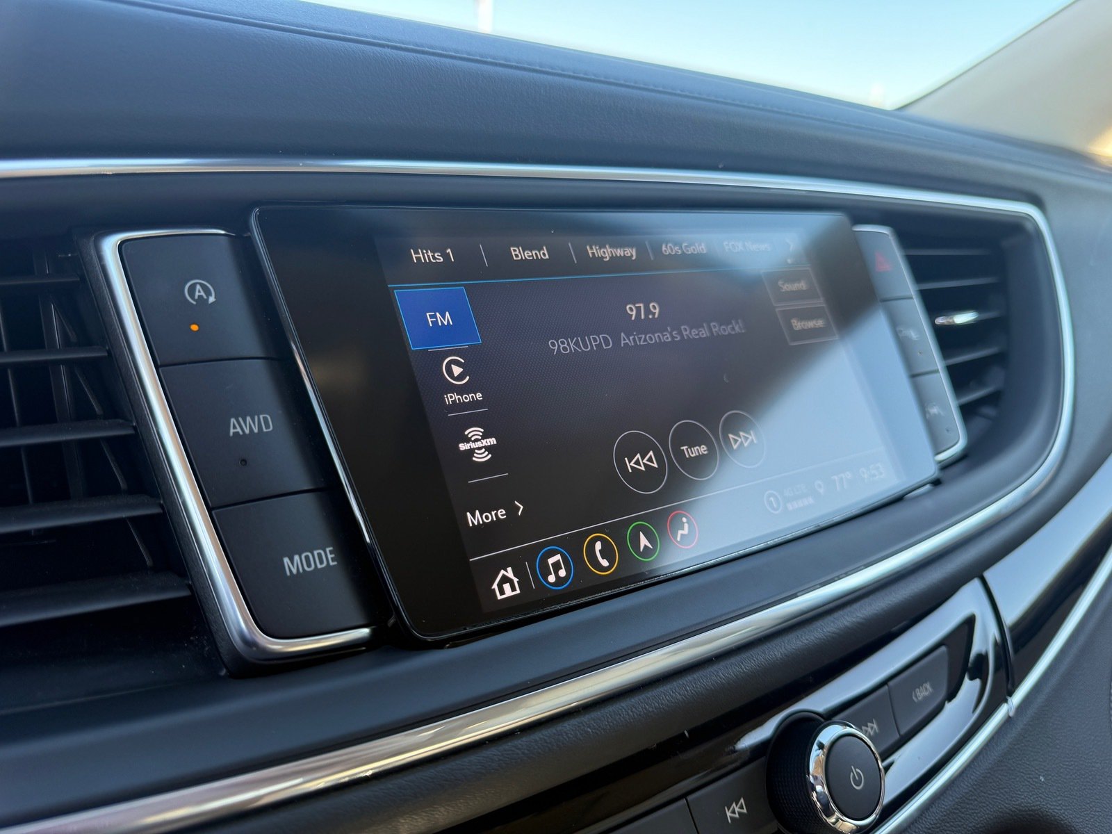 Used 2023 Buick Enclave Avenir w/ Avenir Technology Package AWD/4WD image 18