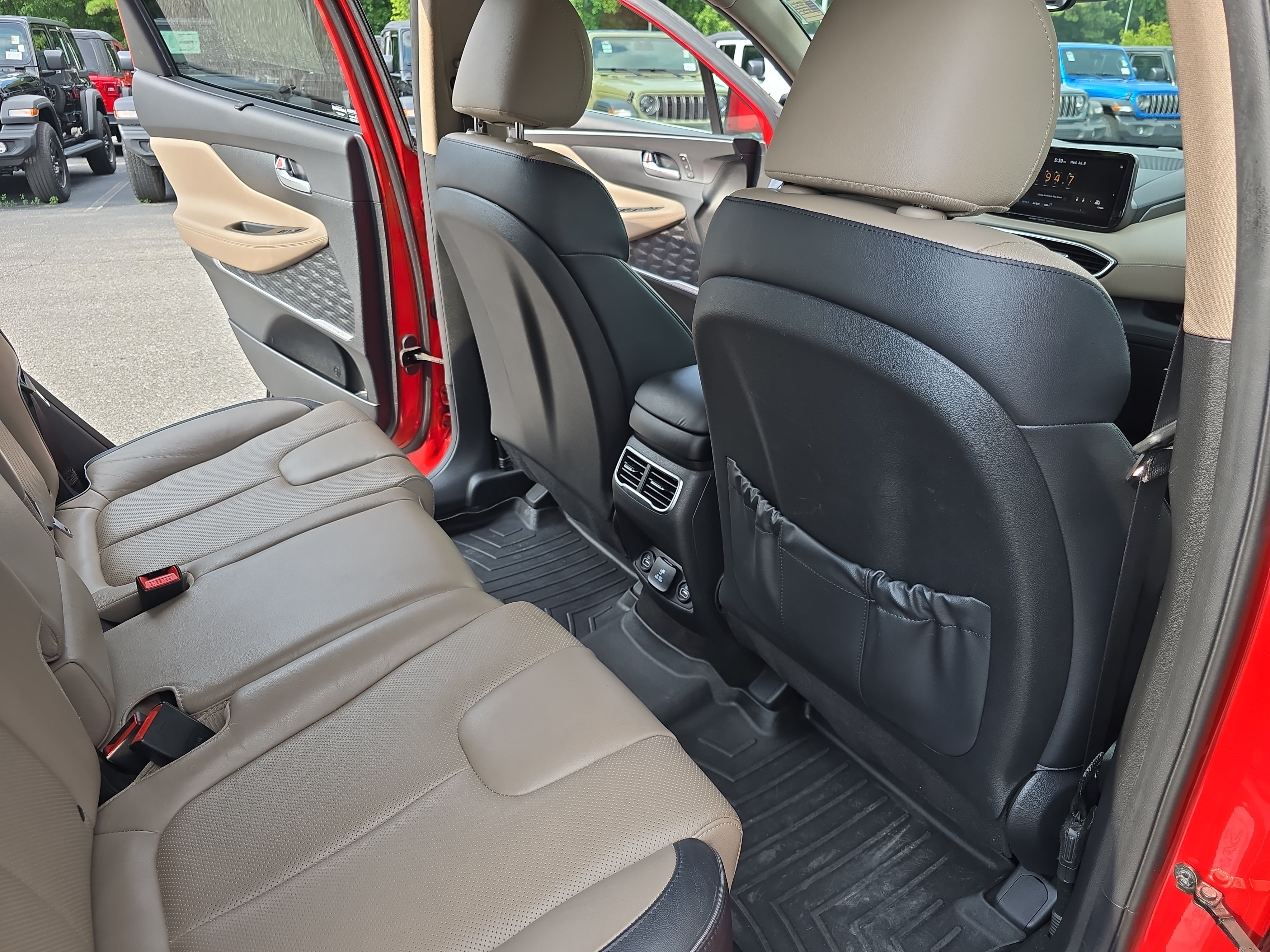 Used 2021 Hyundai Santa Fe Limited w/ Cargo Package AWD/4WD image 11