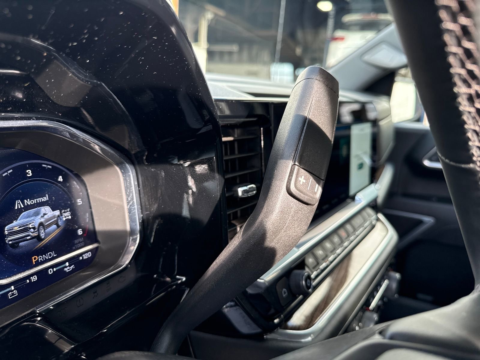 Used 2025 Chevrolet Silverado 1500 LT w/ Z71 Off-Road Package image 24