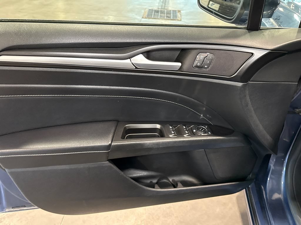 Used 2018 Ford Fusion Titanium AWD/4WD image 8