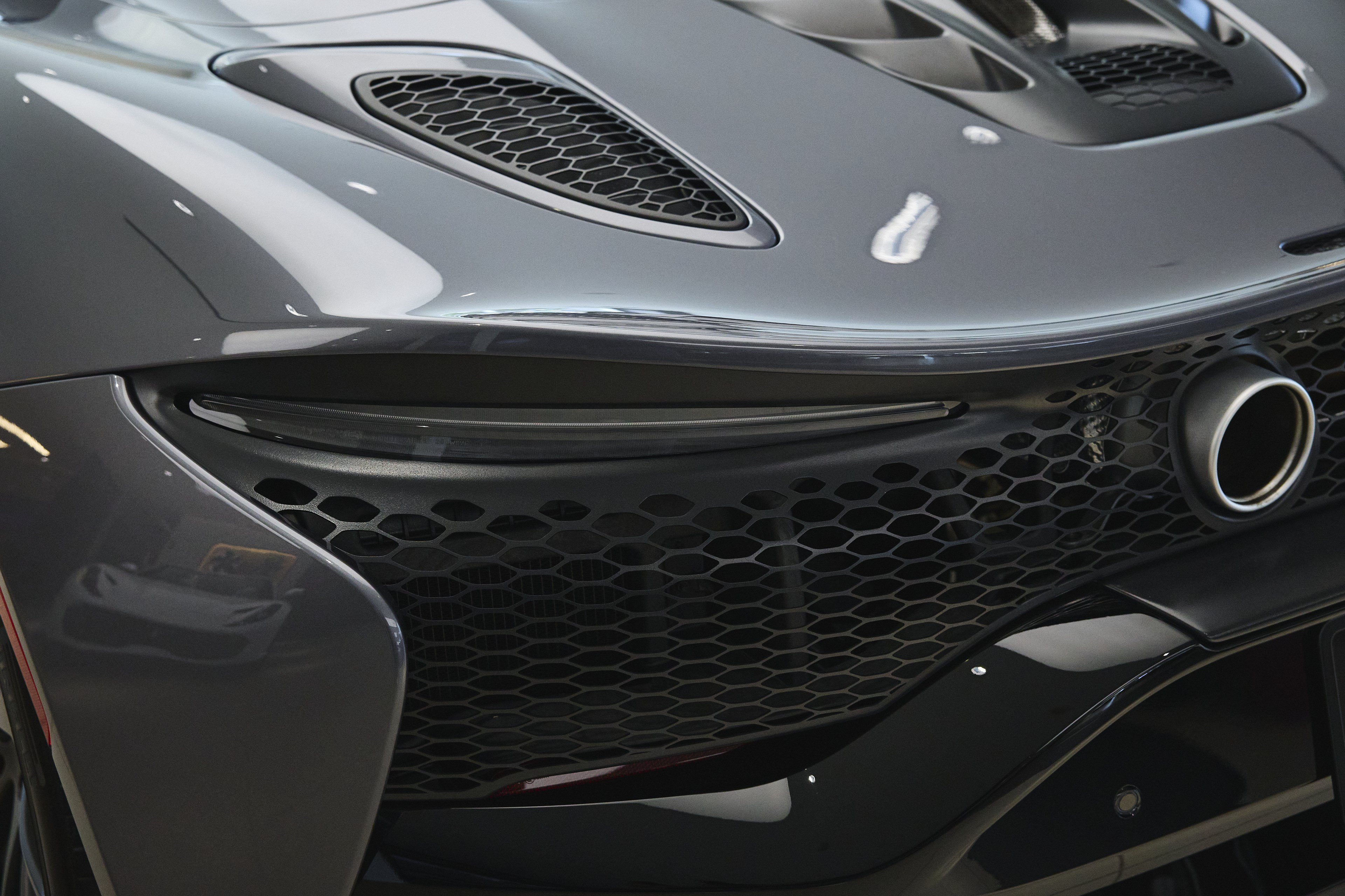 Used 2025 McLaren Artura Spider RWD image 56