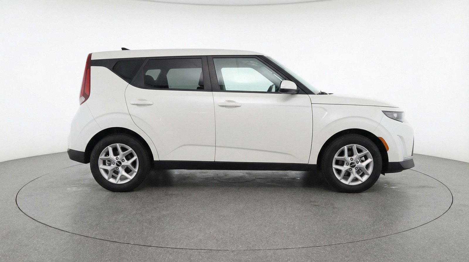 Used 2025 Kia Soul LX w/ LX Technology Package image 11