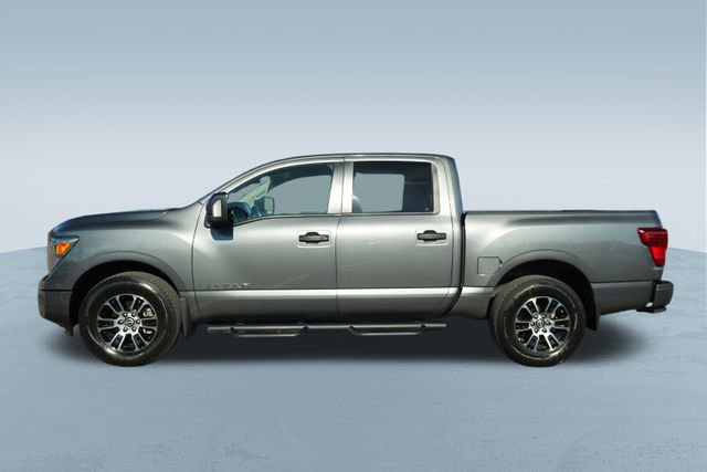 Used 2024 Nissan Titan SV w/ SV Convenience Package image 4
