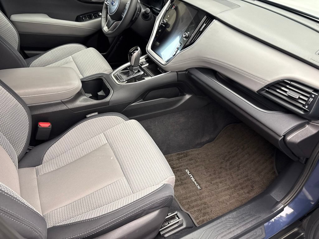 Used 2025 Subaru Outback Premium AWD/4WD image 26