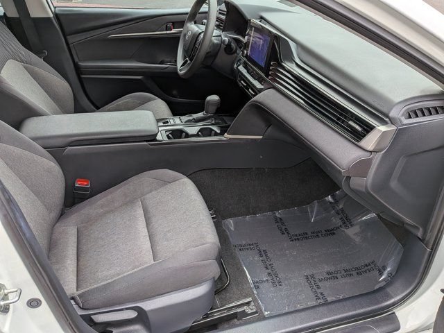 Used 2025 Toyota Camry LE w/ Convenience Package FWD image 5