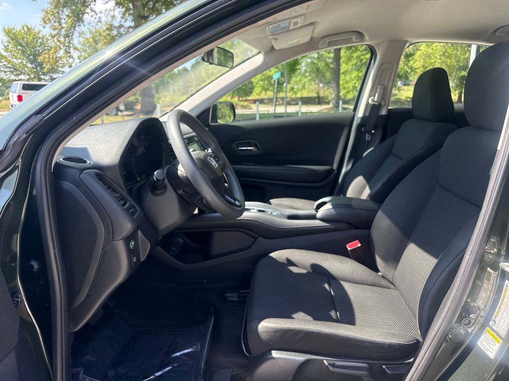 Used 2016 Honda HR-V LX image 12
