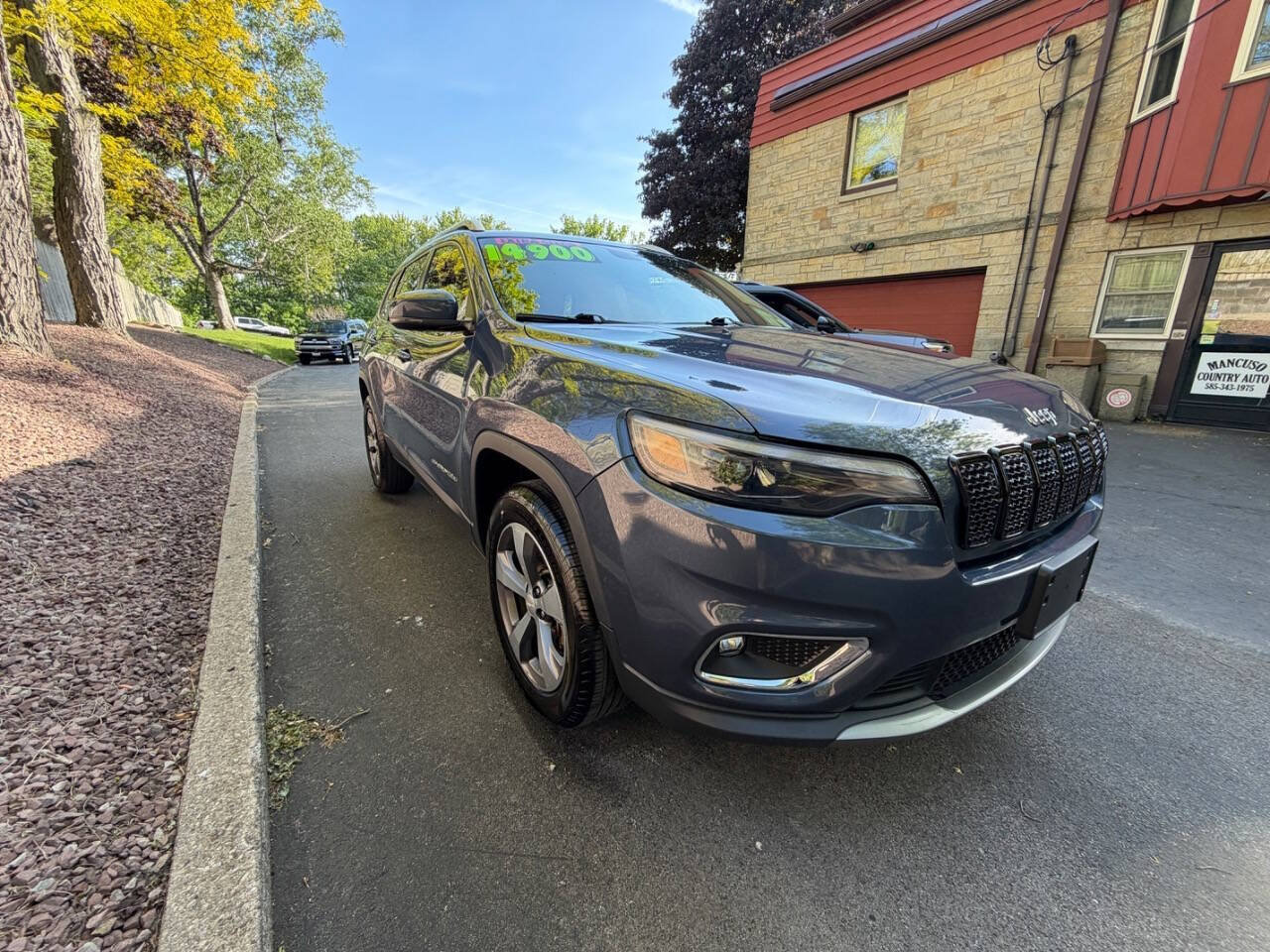 Used 2020 Jeep Cherokee Limited AWD/4WD image 2