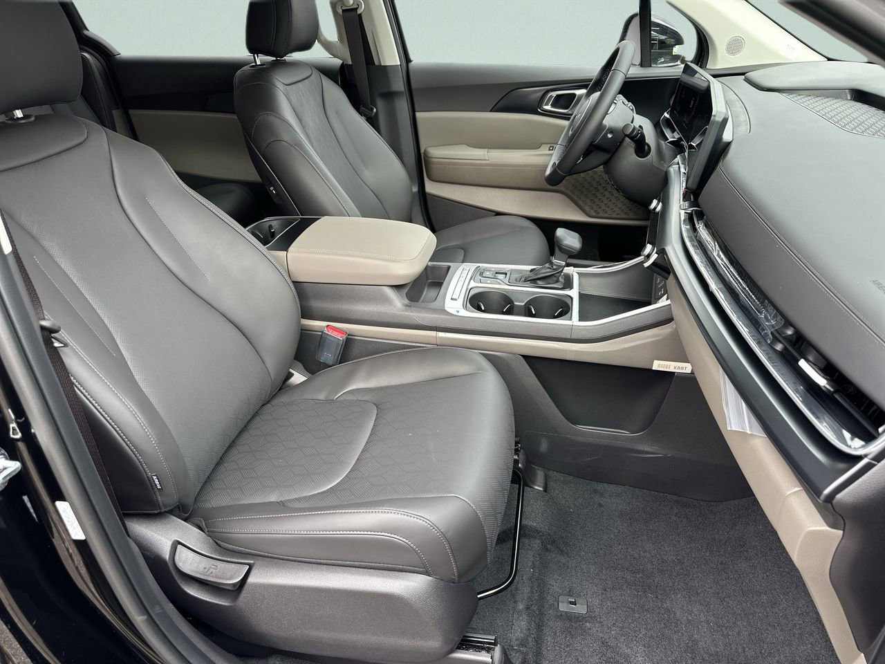 New 2026 Kia Carnival FWD image 6