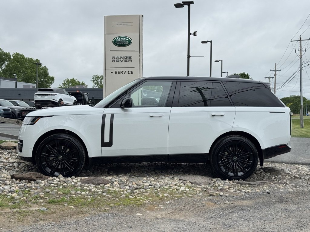 New 2025 Land Rover Range Rover SE image 8