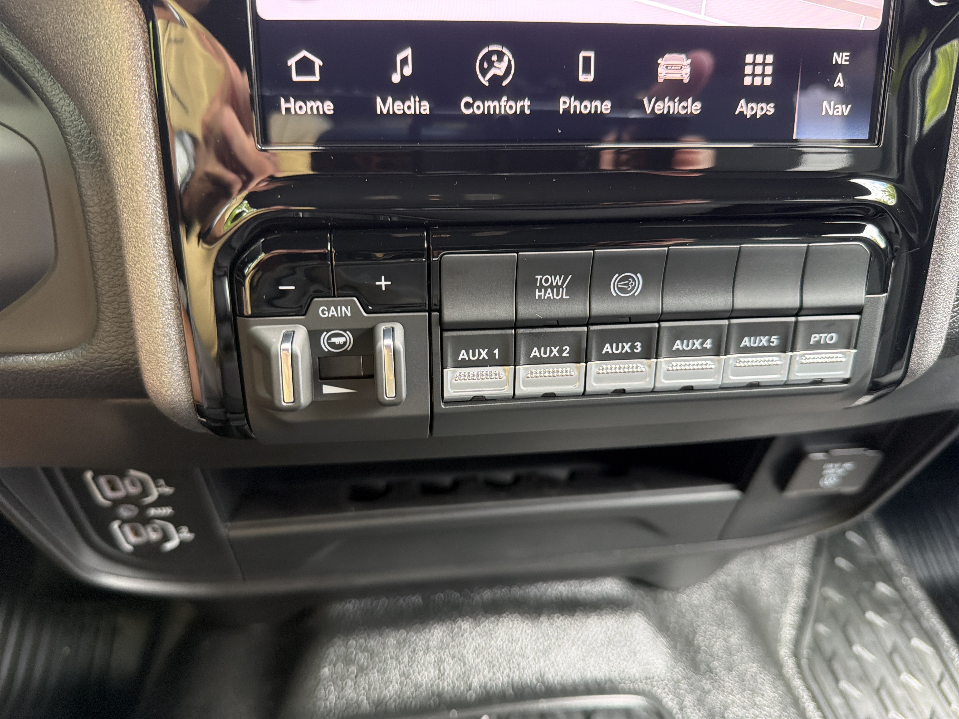 New 2026 RAM 3500 Tradesman AWD/4WD image 26