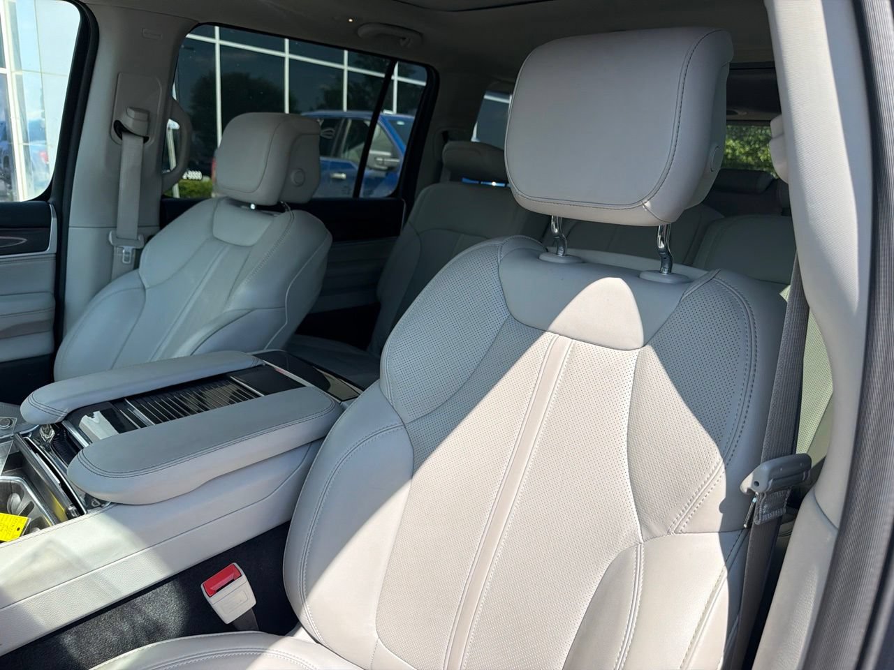 Certified 2024 Jeep Wagoneer 4WD w/ Premium Group I image 15