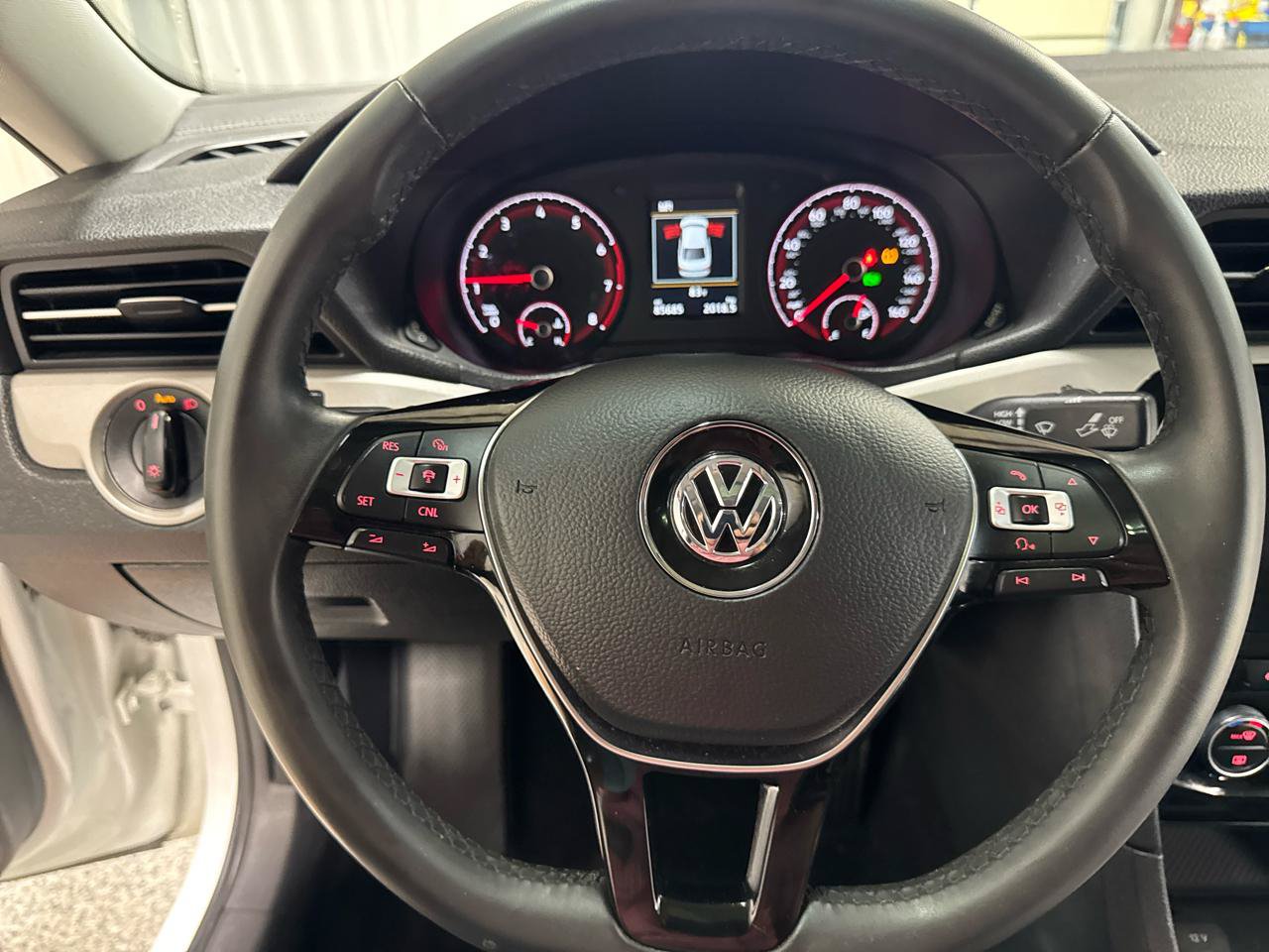 Used 2022 Volkswagen Passat 2.0T SE FWD image 17