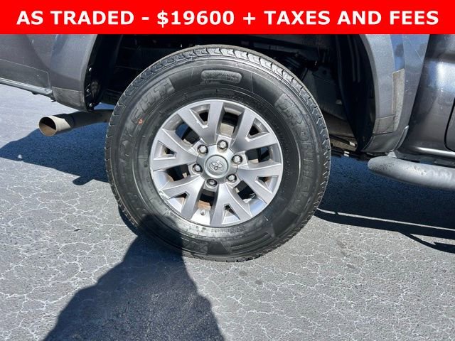 Used 2017 Toyota Tacoma SR5 w/ Tow Package image 7