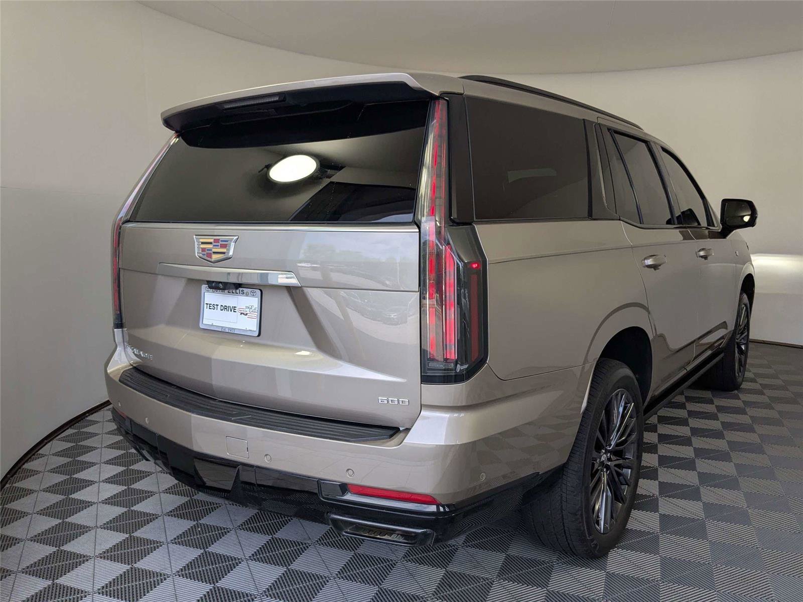 Used 2025 Cadillac Escalade Sport Platinum w/ LPO, Floor Liner Package AWD/4WD image 5