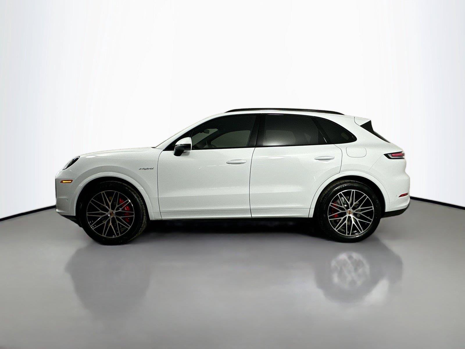 Used 2026 Porsche Cayenne S AWD/4WD image 2
