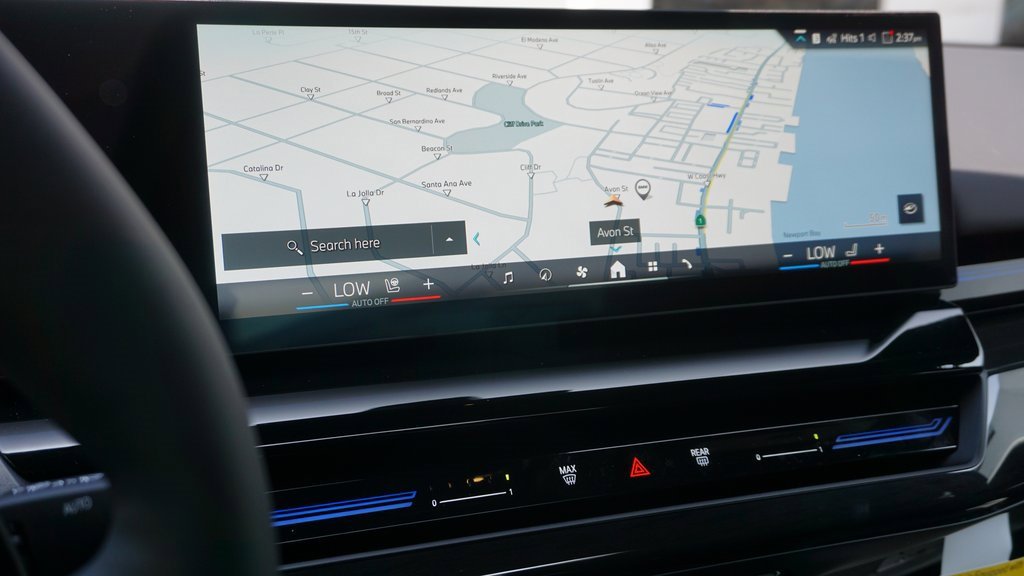 New 2025 BMW 530i image 13