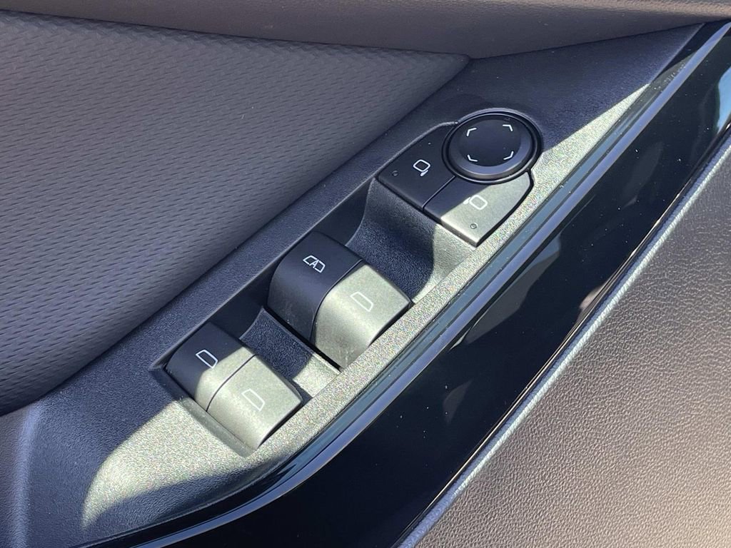 New 2026 Chevrolet Equinox LT w/ Convenience Package II image 16