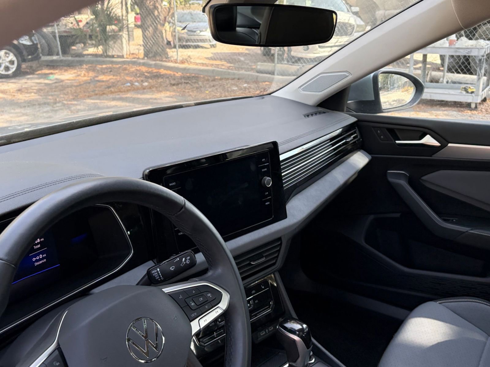 Used 2025 Volkswagen Jetta SE image 30