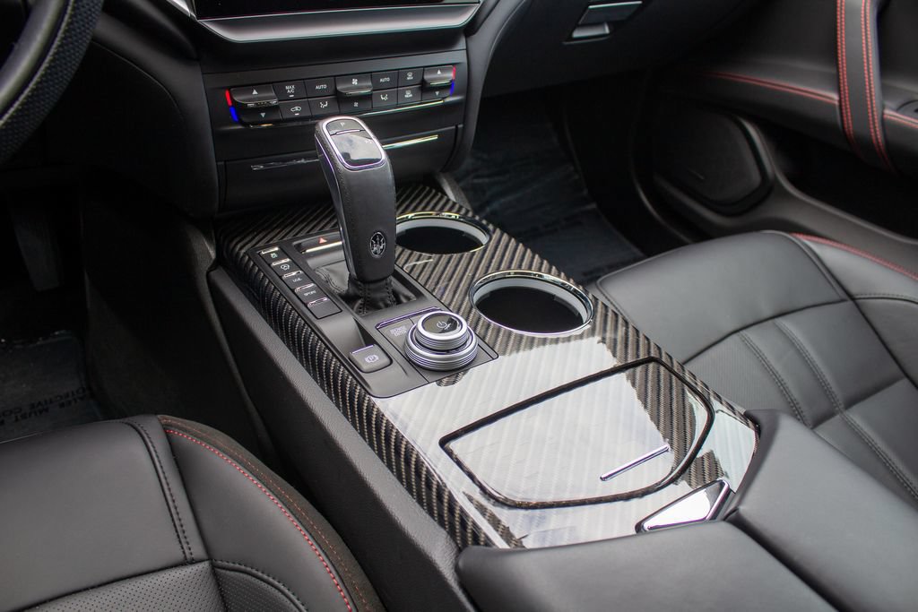 Used 2024 Maserati Ghibli Modena Q4 AWD/4WD image 21