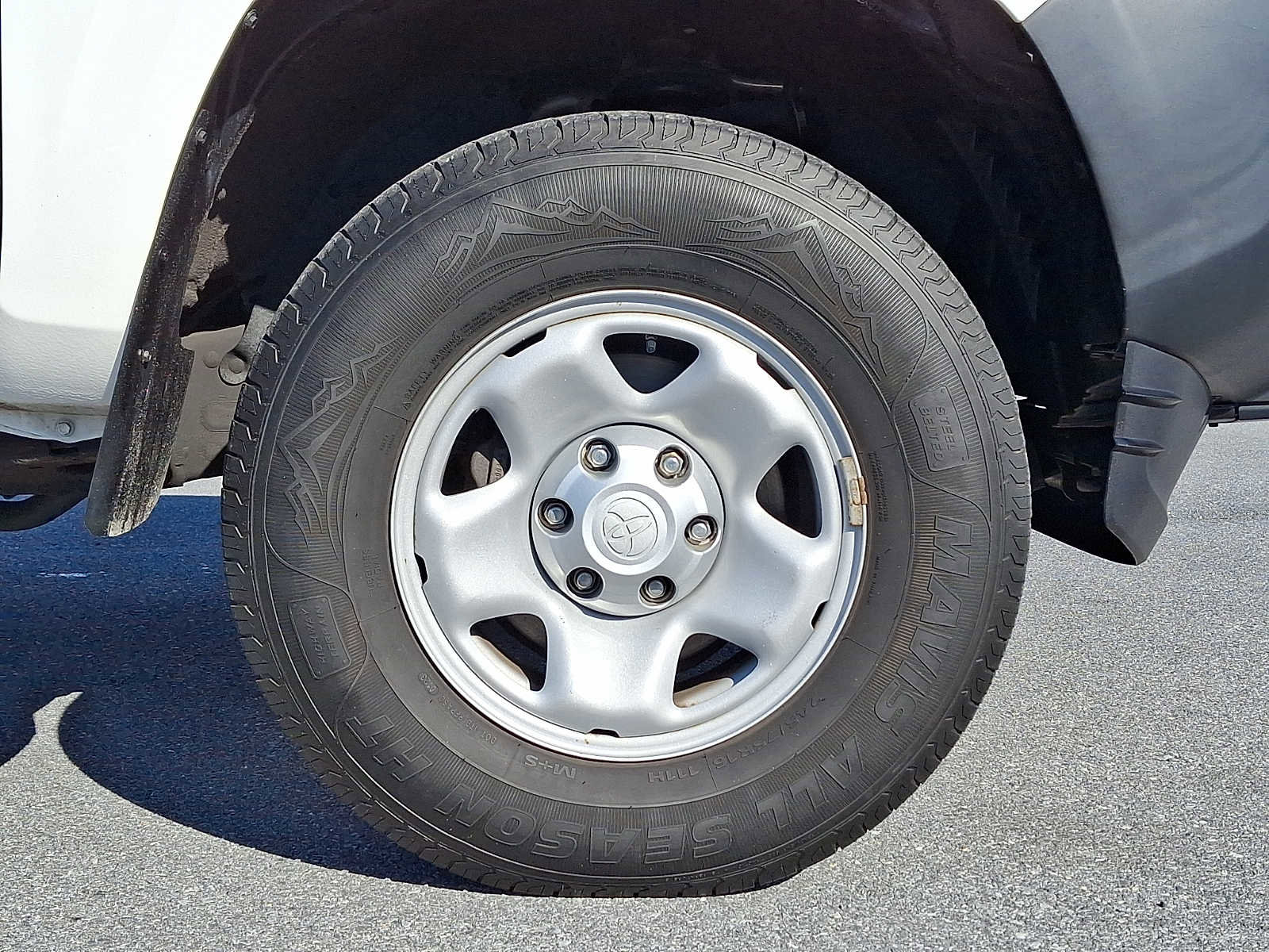 Used 2016 Toyota Tacoma SR image 8