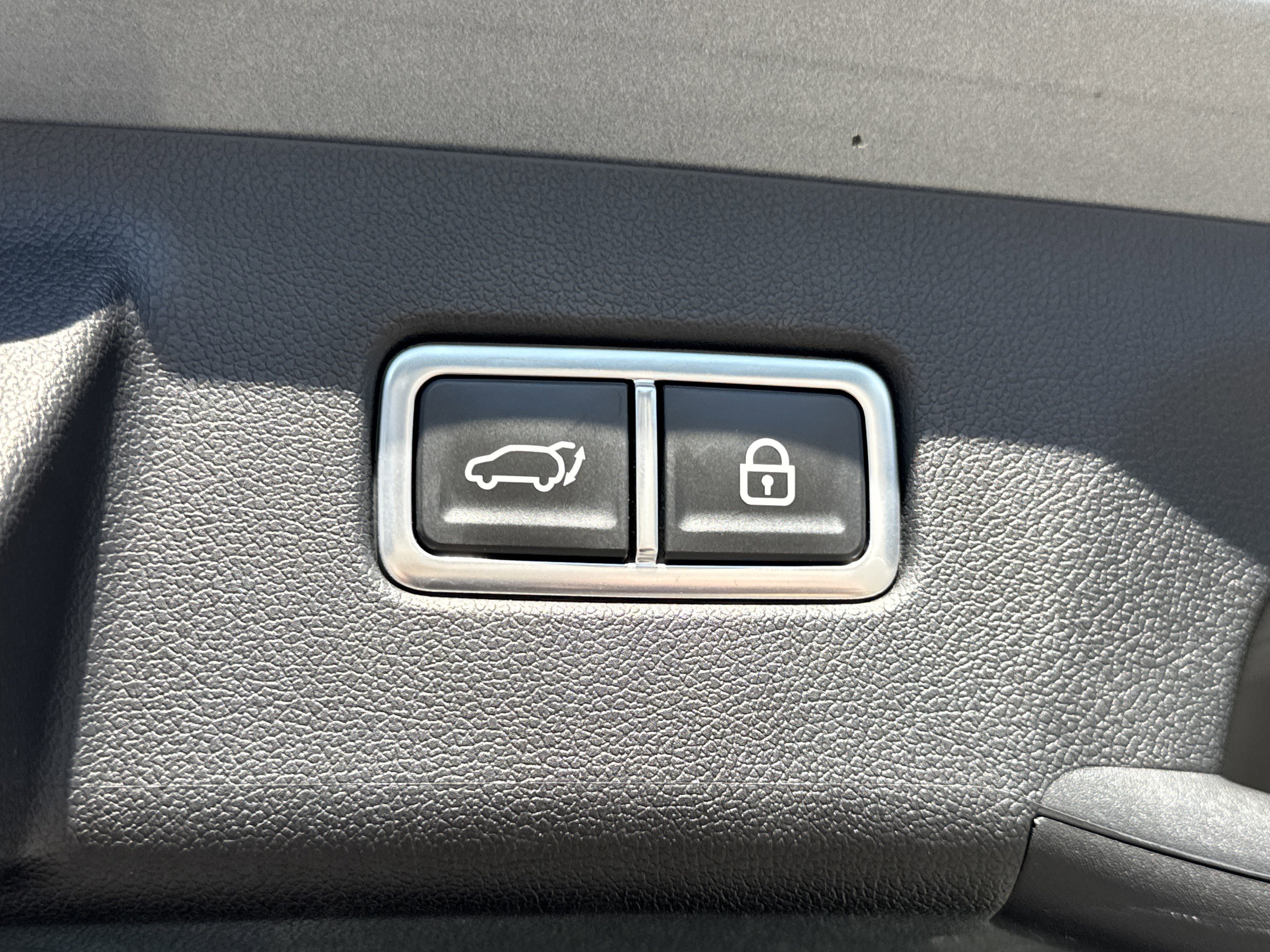 Used 2023 Kia Sorento SX image 24