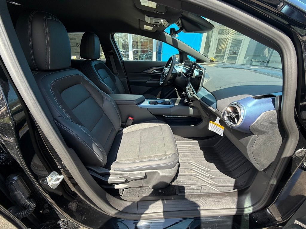 Used 2025 Chevrolet Equinox EV LT w/ Convenience Package AWD/4WD image 34