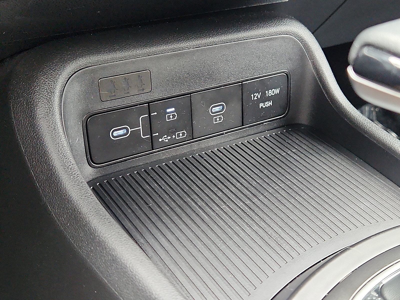 Certified 2024 Hyundai Kona SEL AWD/4WD image 25