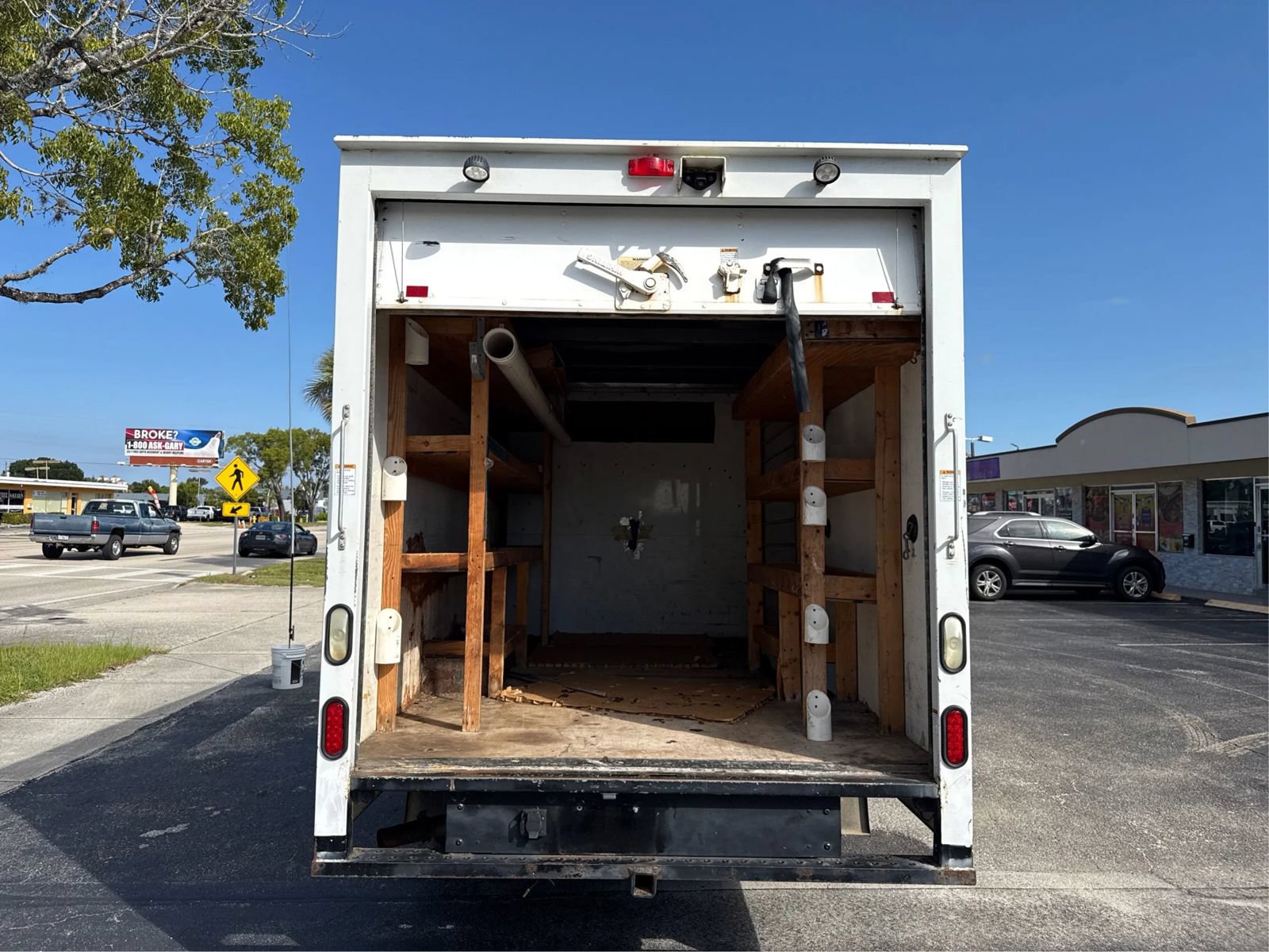 Used 2018 Chevrolet Express 3500 w/ Power Convenience Package RWD image 11
