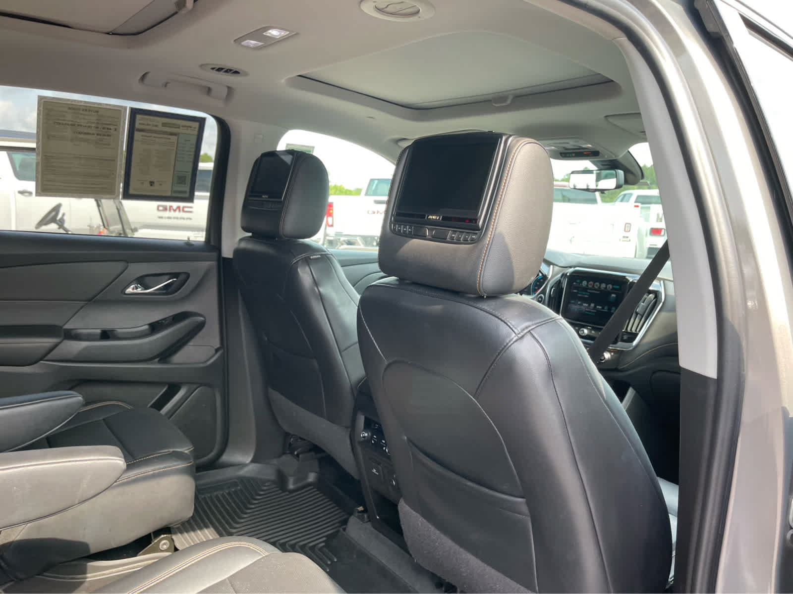 Used 2019 Chevrolet Traverse Premier w/ Driver Confidence II Package FWD image 25