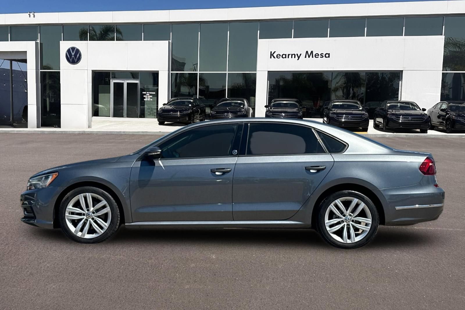Used 2019 Volkswagen Passat 2.0T Wolfsburg image 7