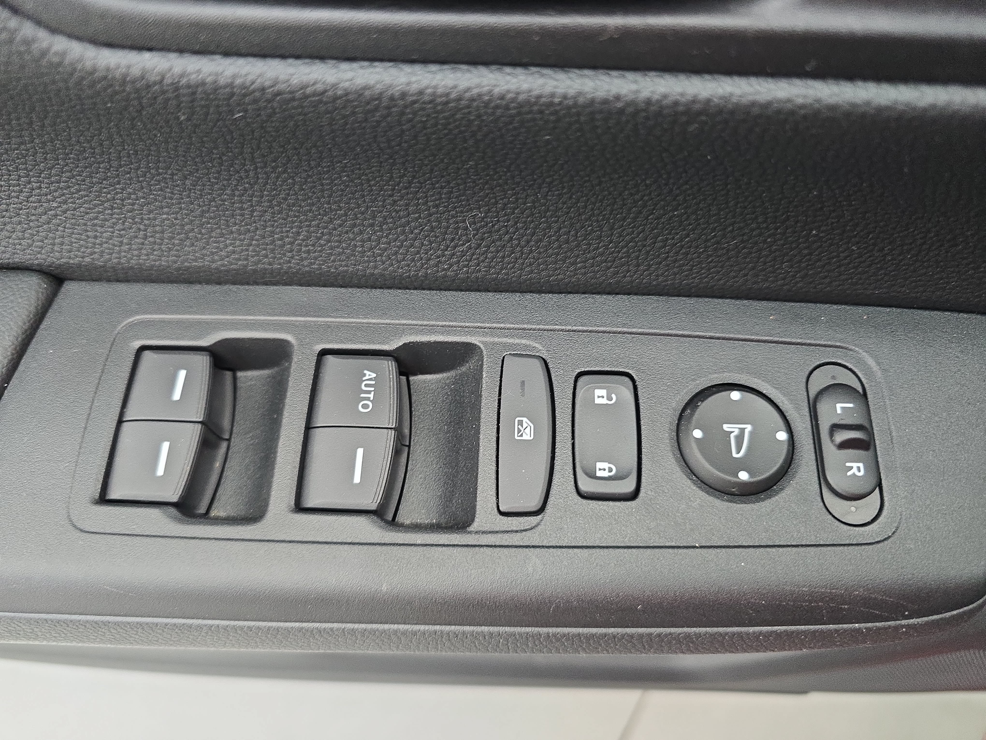 Certified 2025 Honda CR-V LX image 27