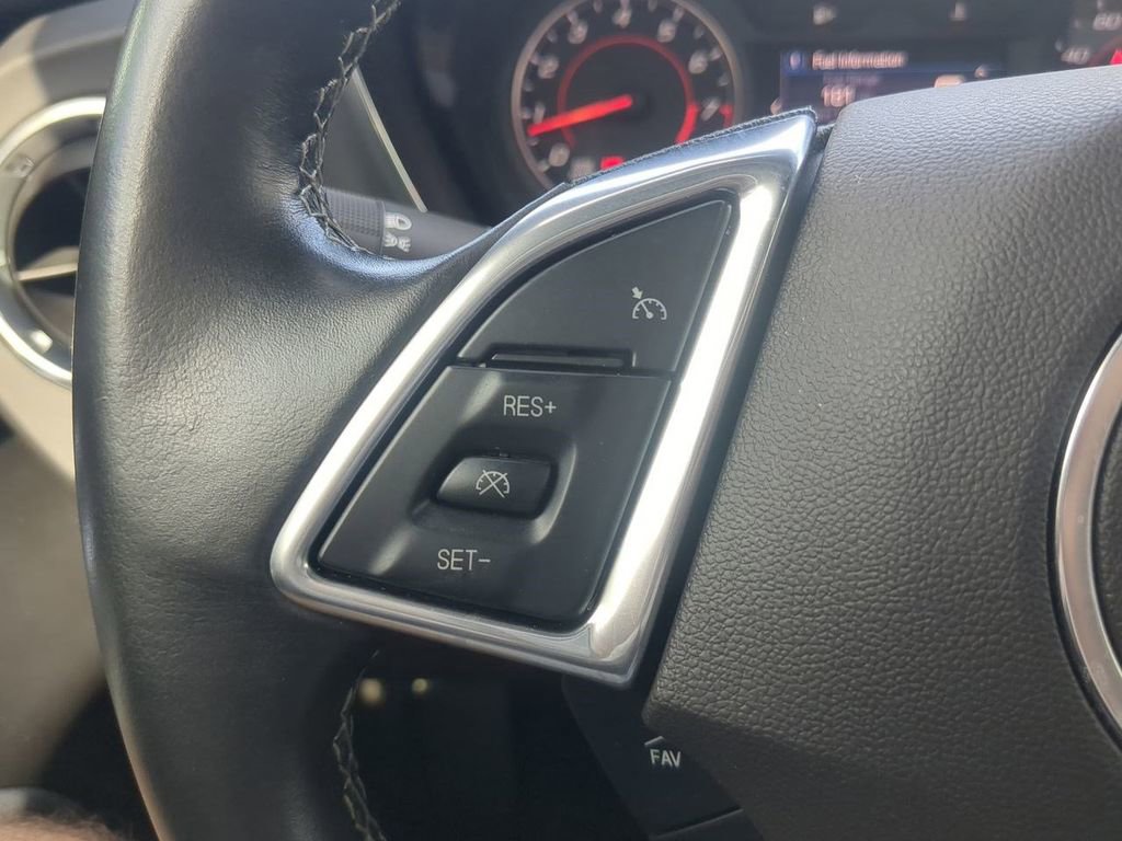 Used 2020 Chevrolet Camaro LT image 31