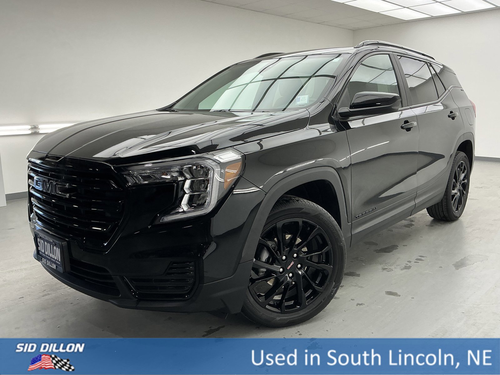 Used 2024 GMC Terrain SLE w/ Driver Convenience Package
