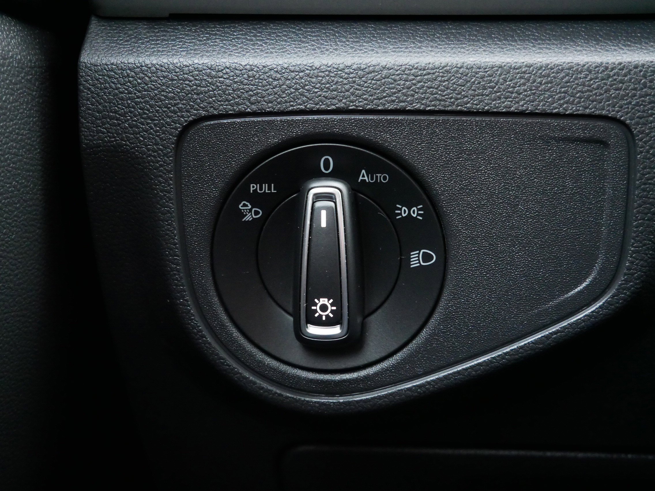 Used 2021 Volkswagen Atlas SE image 26