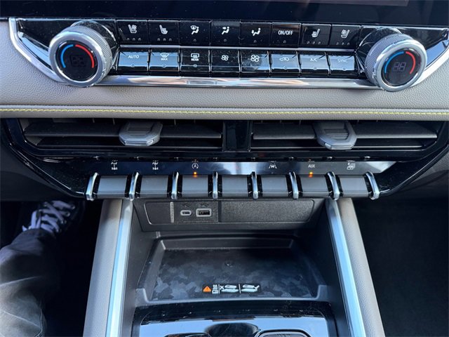 New 2026 Chevrolet Colorado ZR2 w/ Off-Road Front Bumper Package image 23